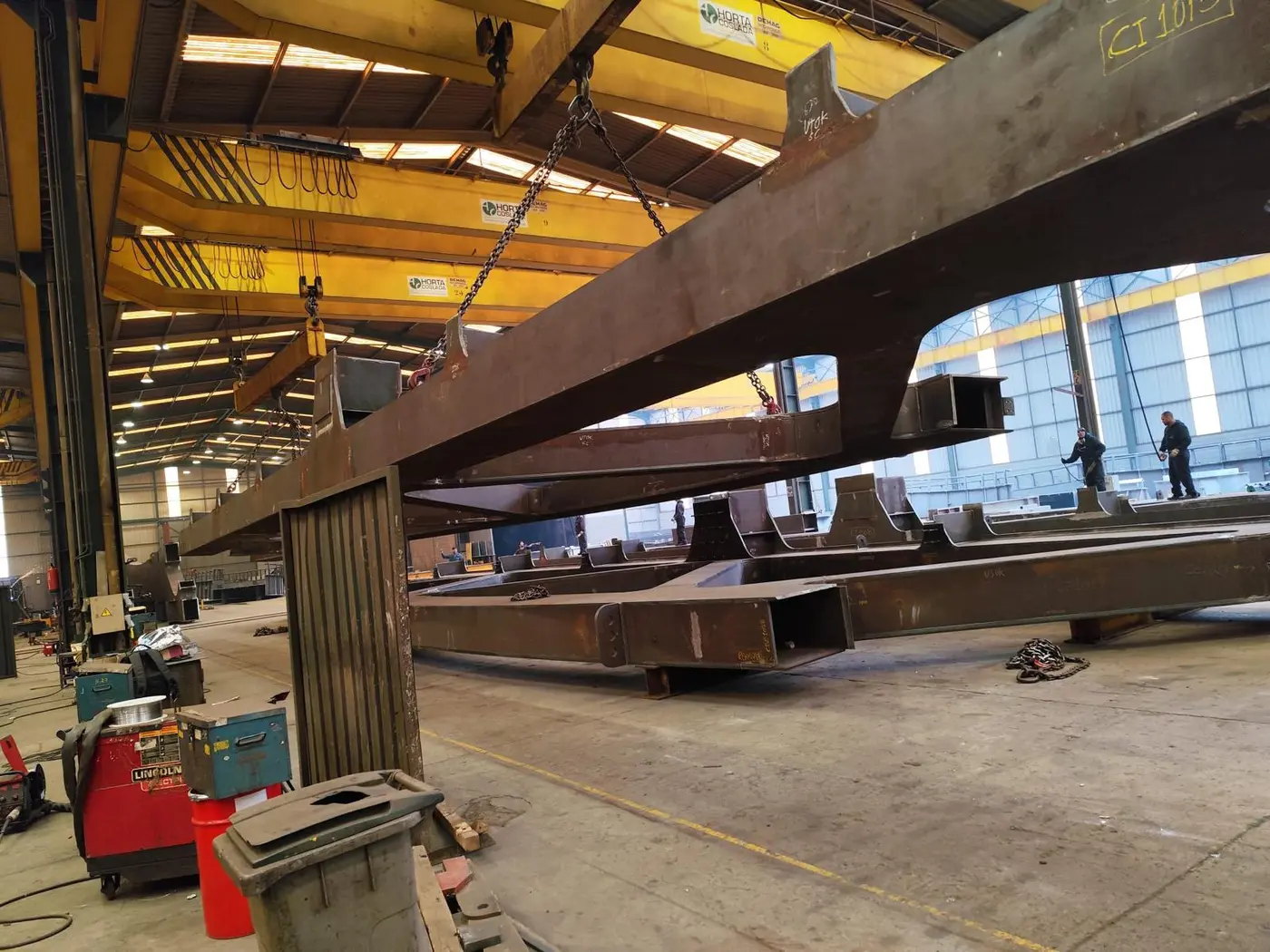 Fabricação de estrutura metálica de grande porte